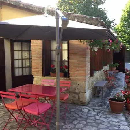 Gite Au Village شقة
