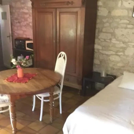Gite Au Village شقة