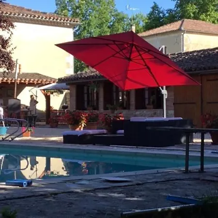 Gite Au Village شقة Sarrant